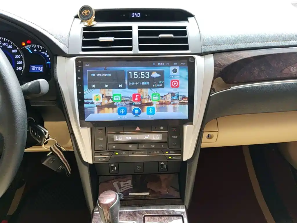 Toyota Camry 2017 — фото 13
