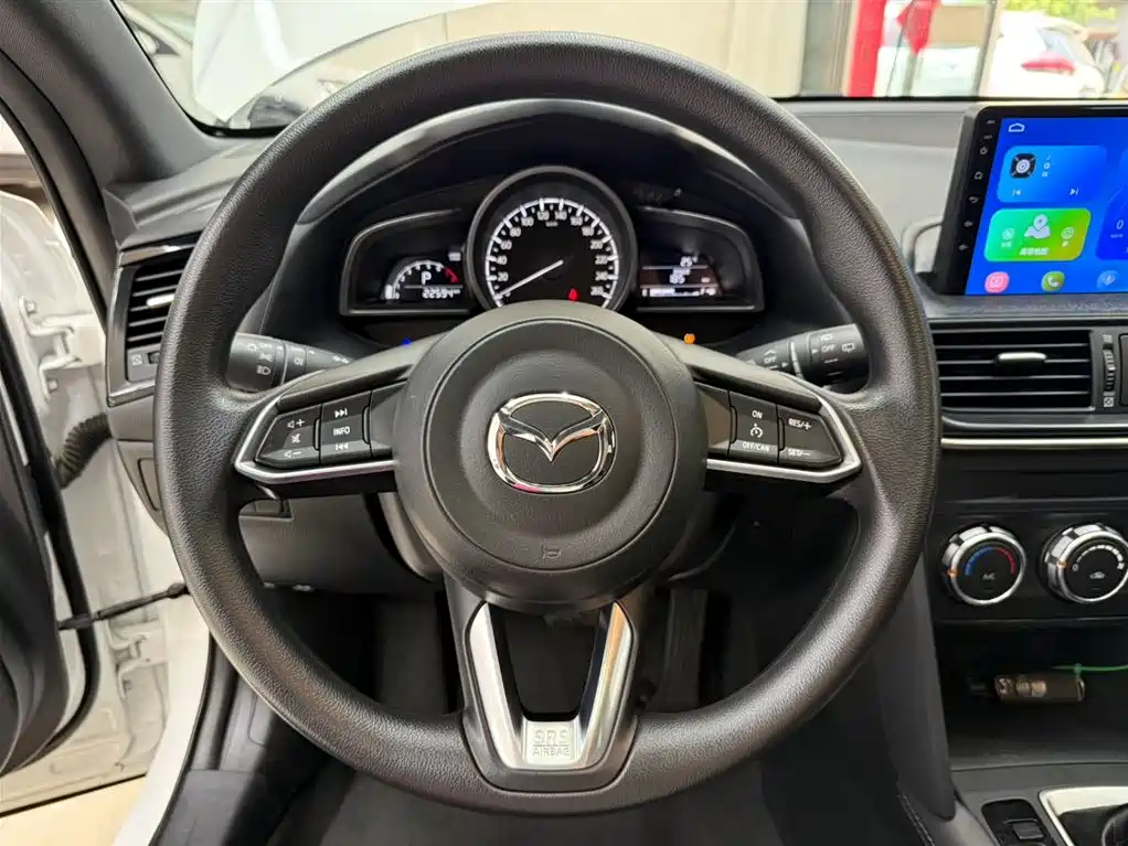 Mazda CX-4 2023 — фото 11