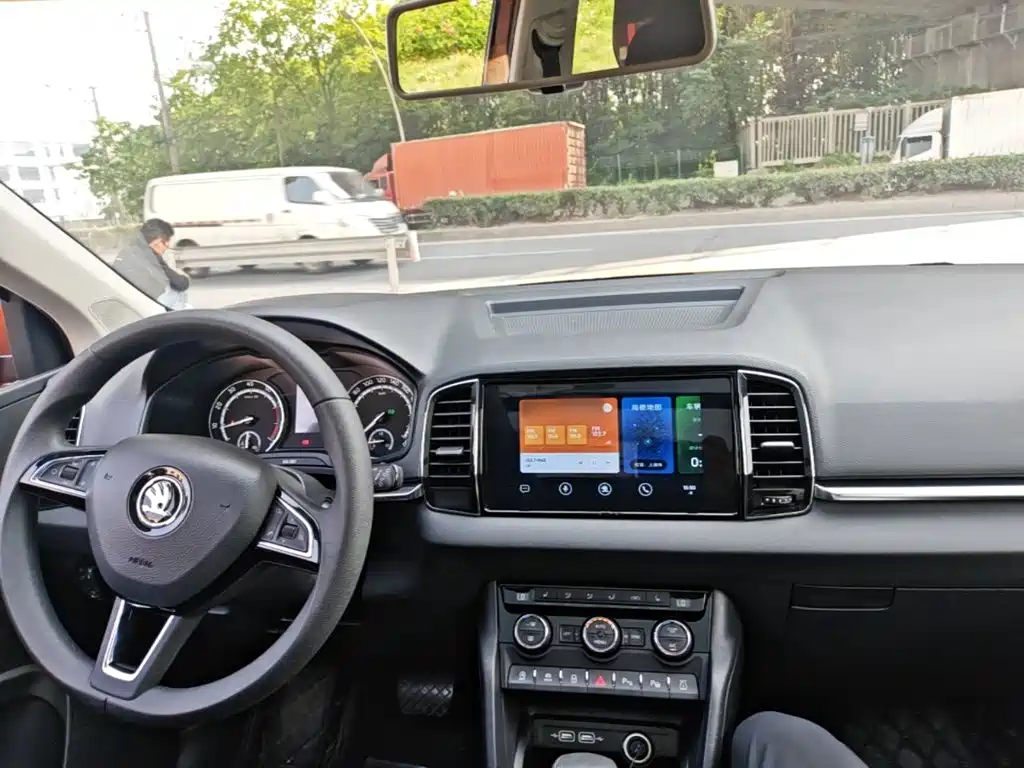 Skoda Karoq 2019 — фото 10