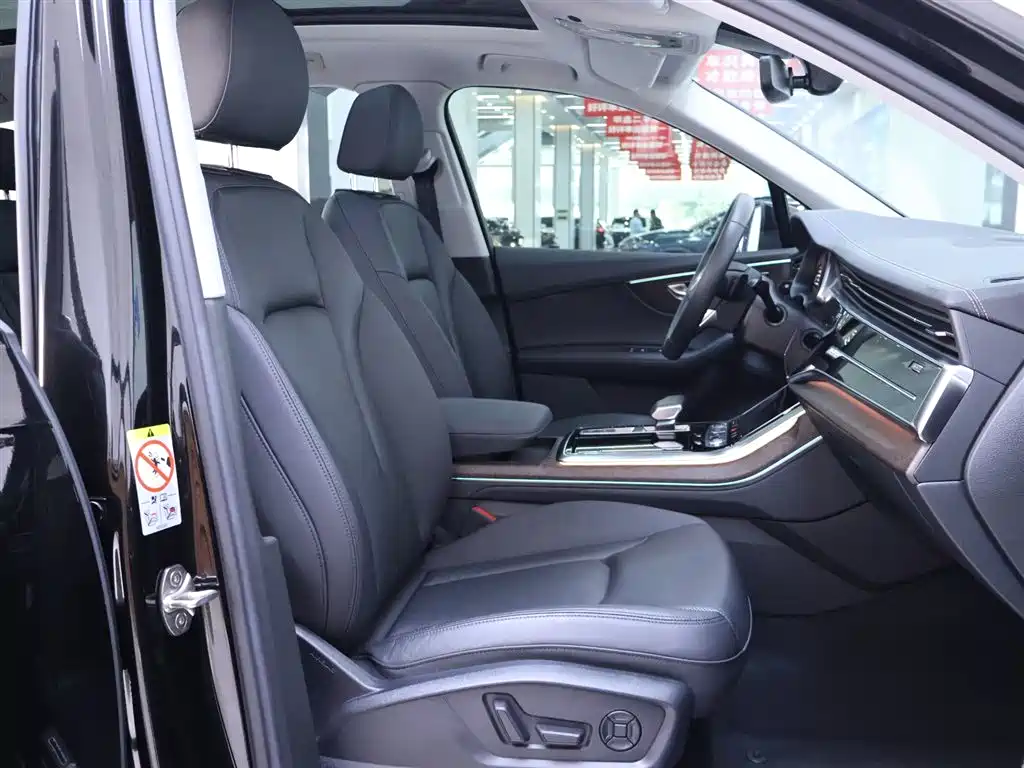 Audi Q7 2023 — фото 20