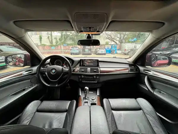 BMW X6 2011