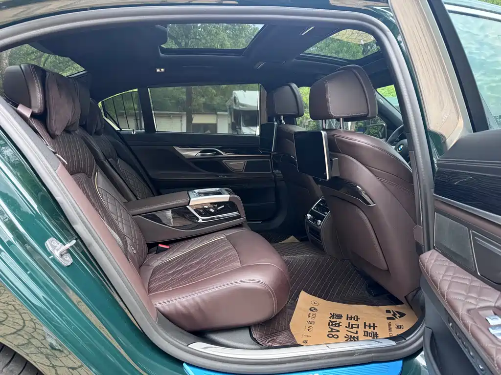 BMW 7 Series 2019 — фото 15