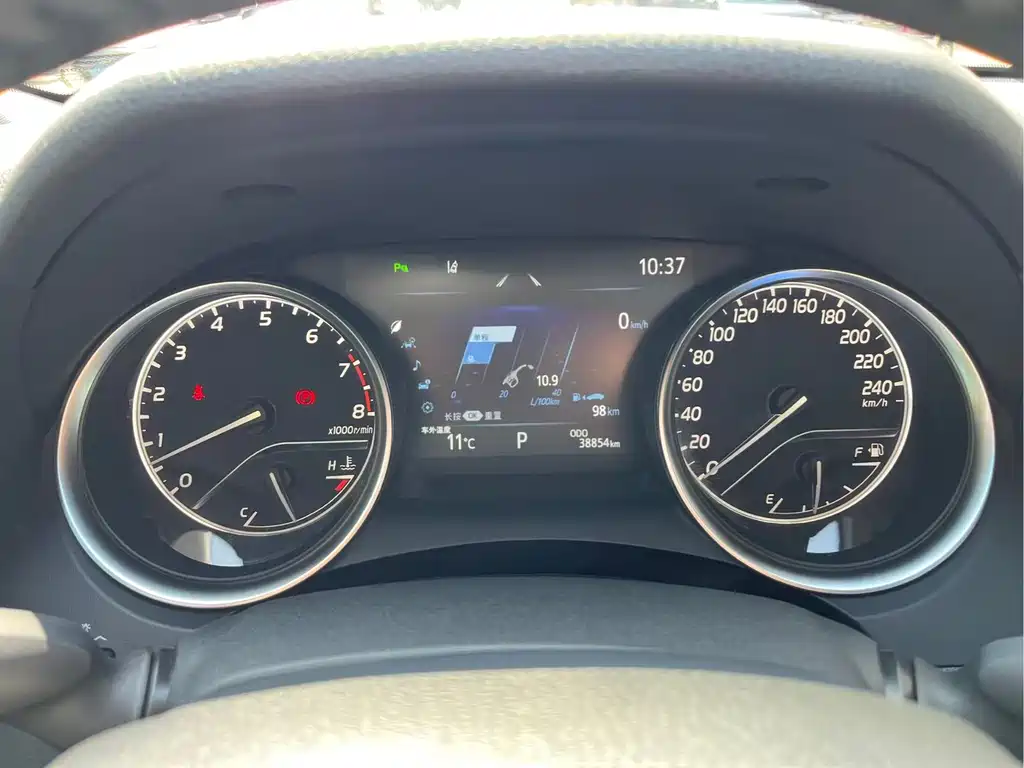 Toyota Camry 2019 — фото 33