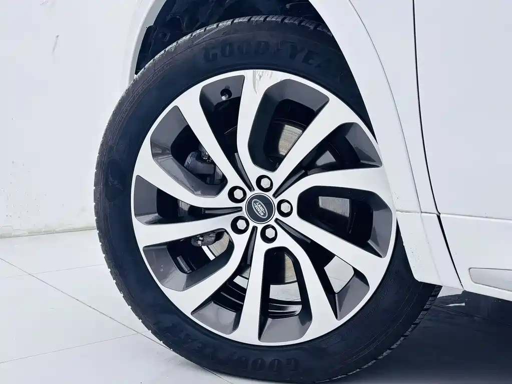 Land Rover Discovery Sport 2024 — фото 8