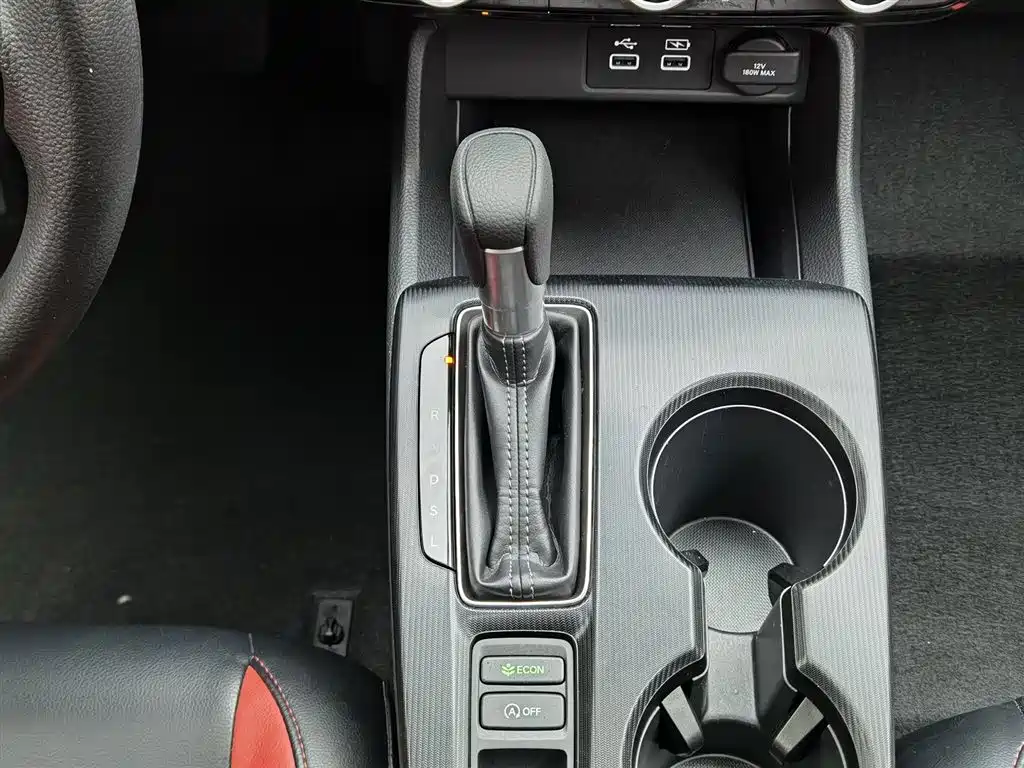 Honda Civic 2024 — фото 13