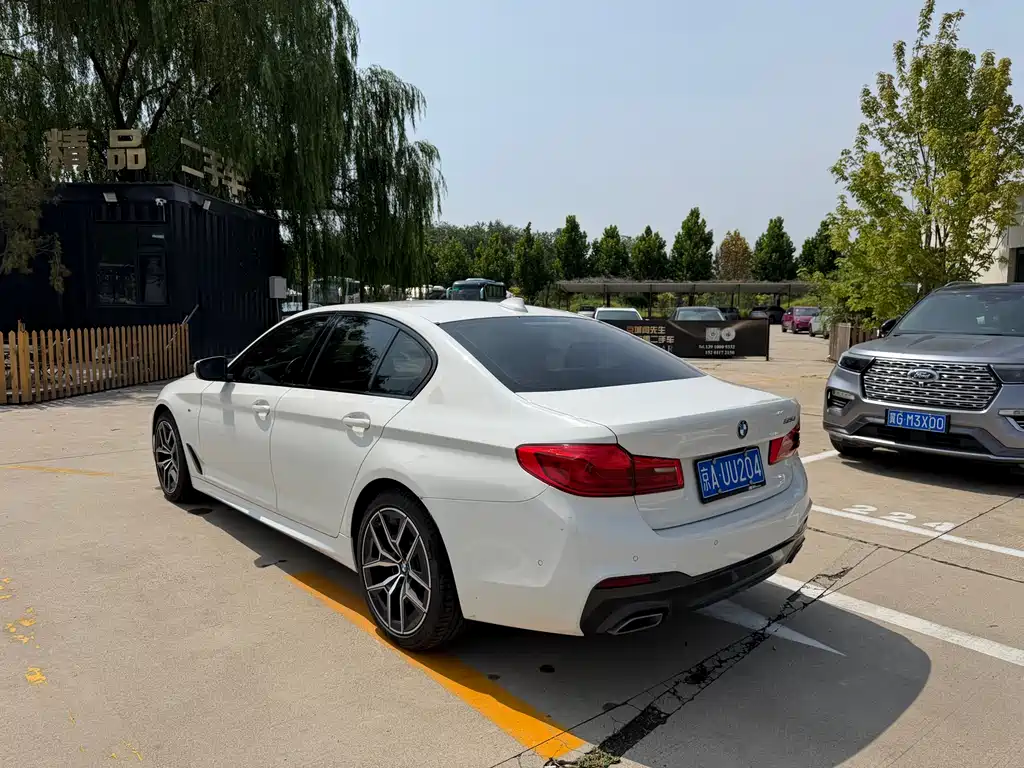 BMW 5 Series 2019 — фото 9