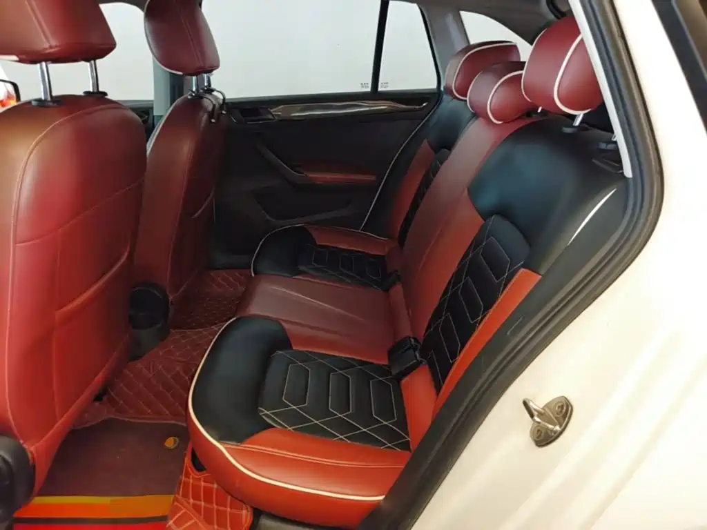 Skoda Rapid Spaceback 2019 — фото 17