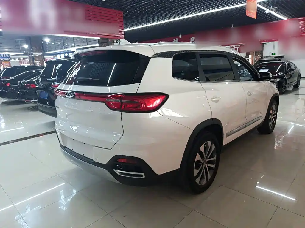 Chery Tiggo 8 2018 — фото 5