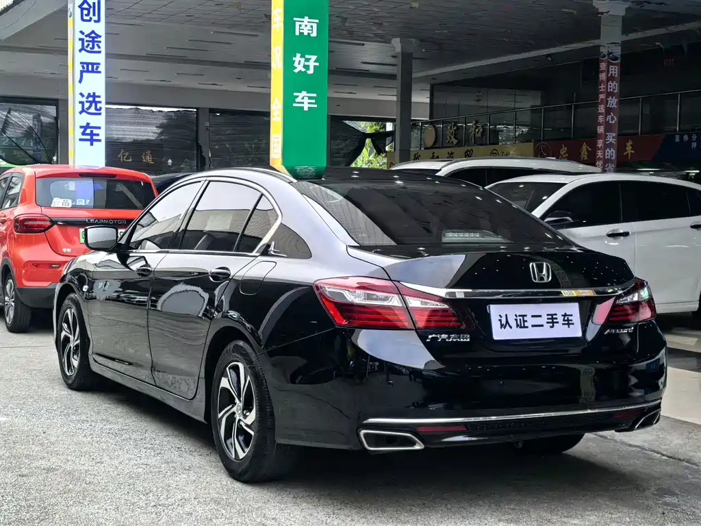 Honda Accord 2018 — фото 4