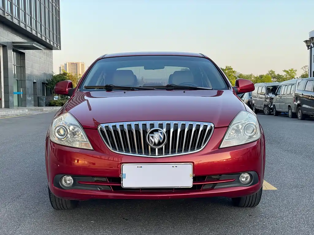 Buick Excelle 2013 — фото 2