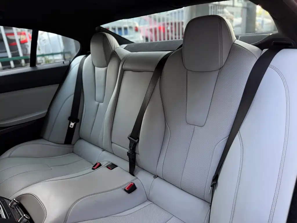 BMW M6 2015 — фото 10