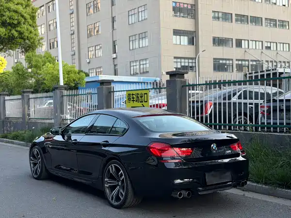 BMW M6 2013
