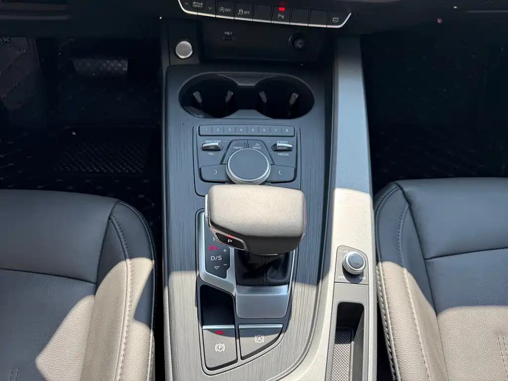 Audi A4L 2019 — фото 24