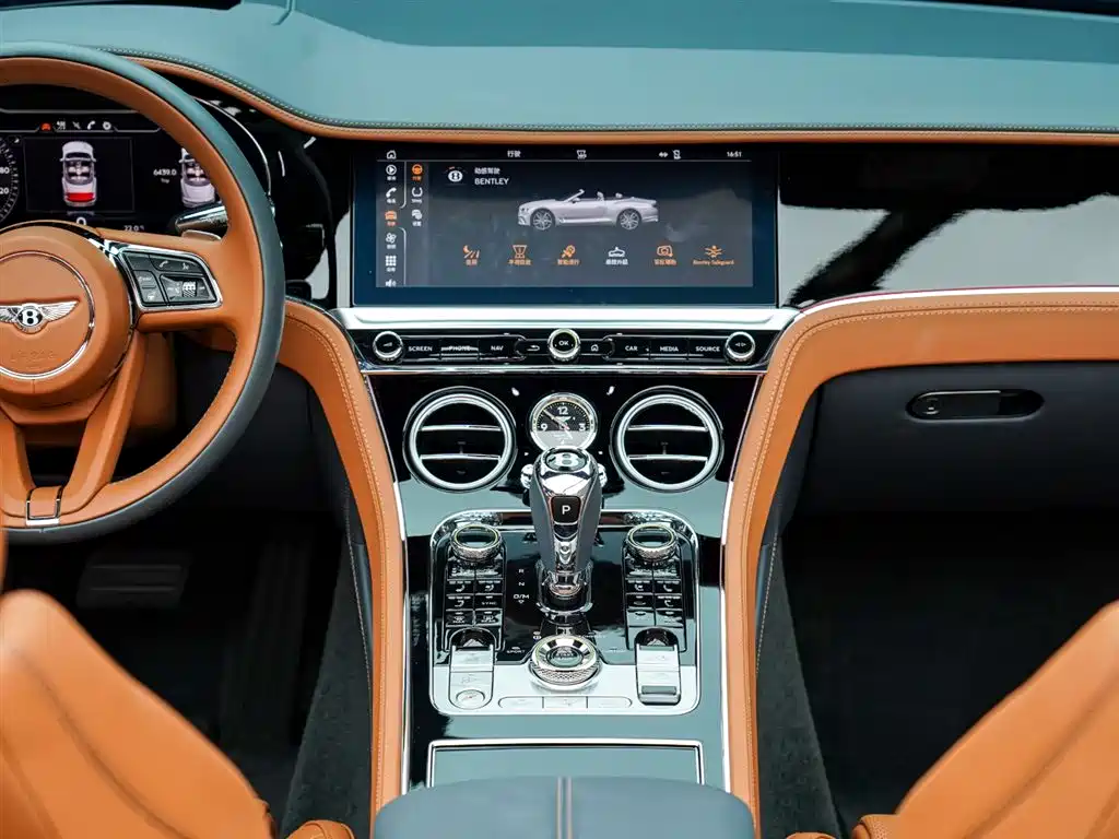 Bentley Continental 2024 — фото 19