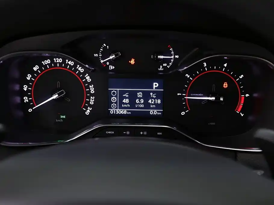 Citroen C6 2023 — фото 13