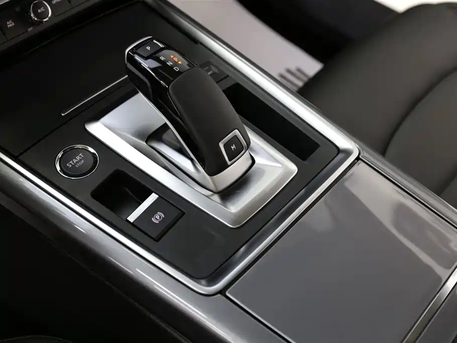 Citroen C6 2023 — фото 12
