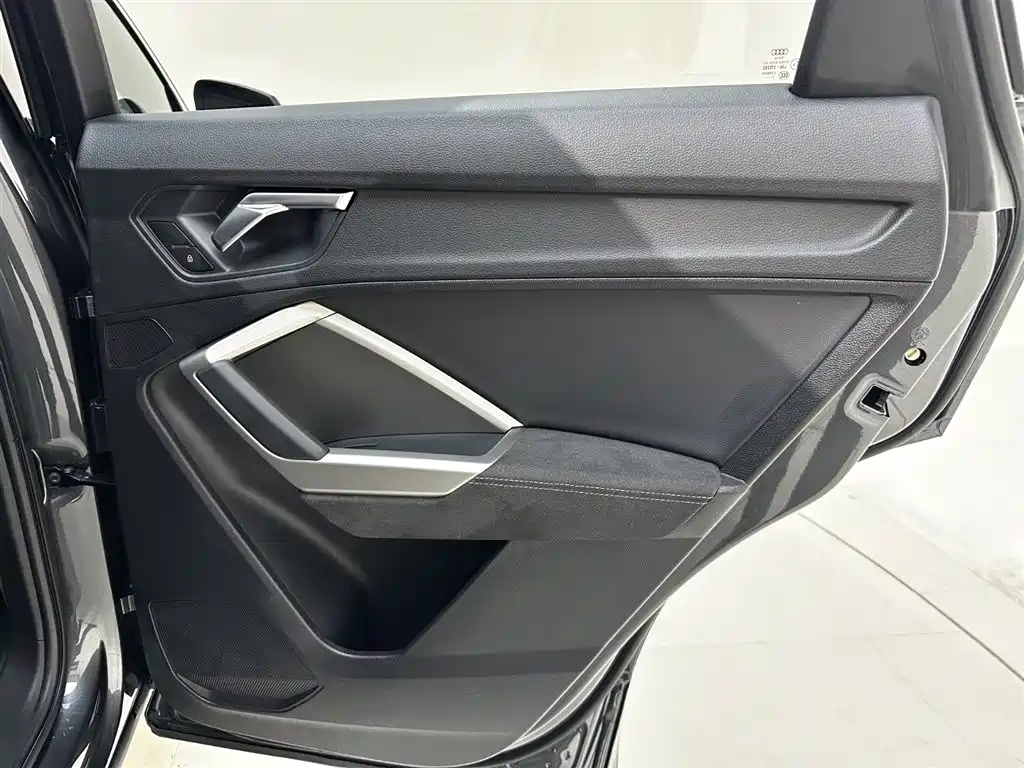 Audi Q3 2022 — фото 12