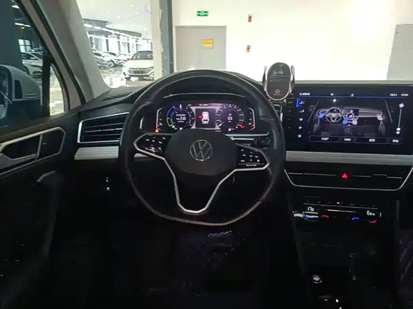 Volkswagen Tiguan L Plug-In Hybrid 2023