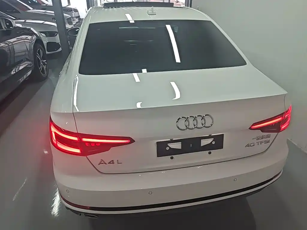 Audi A4L 2018