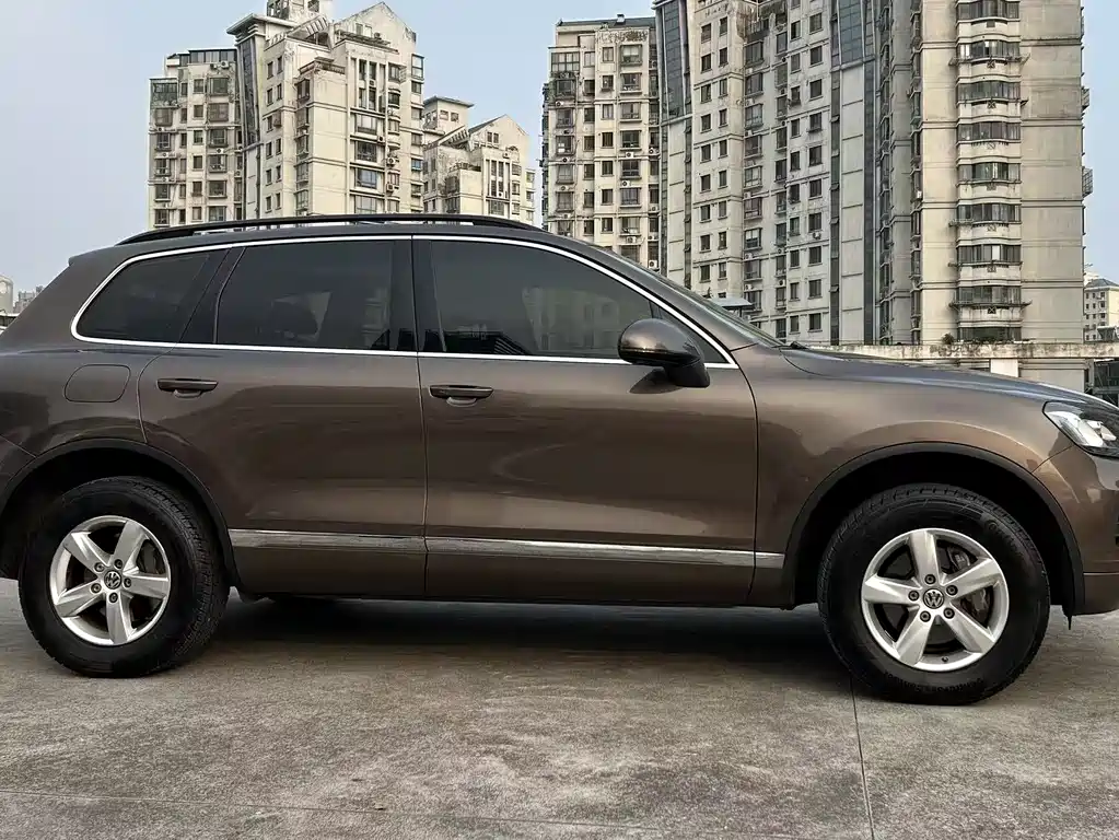 Volkswagen Touareg 2015 — фото 12