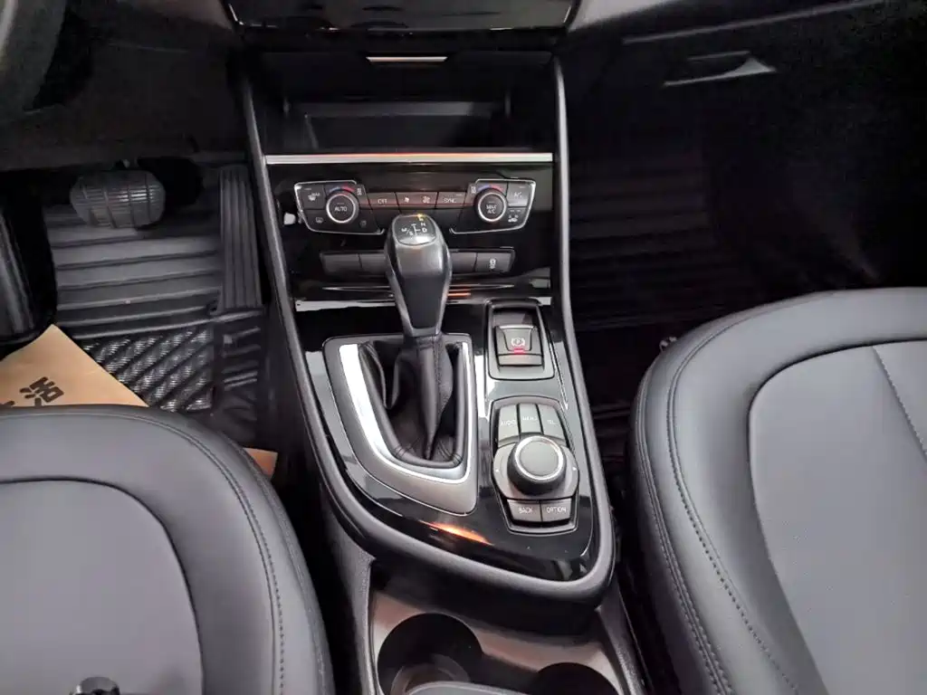 BMW 2 Series Station Wagon 2015 — фото 14