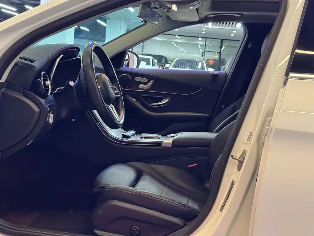 Mercedes-Benz C-Class 2019 — фото 14