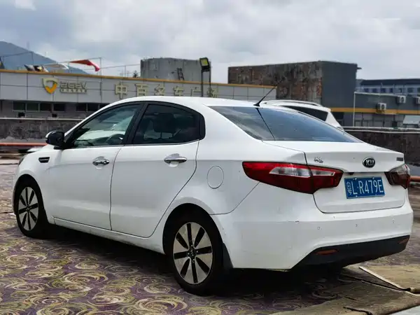 Kia K2 2014