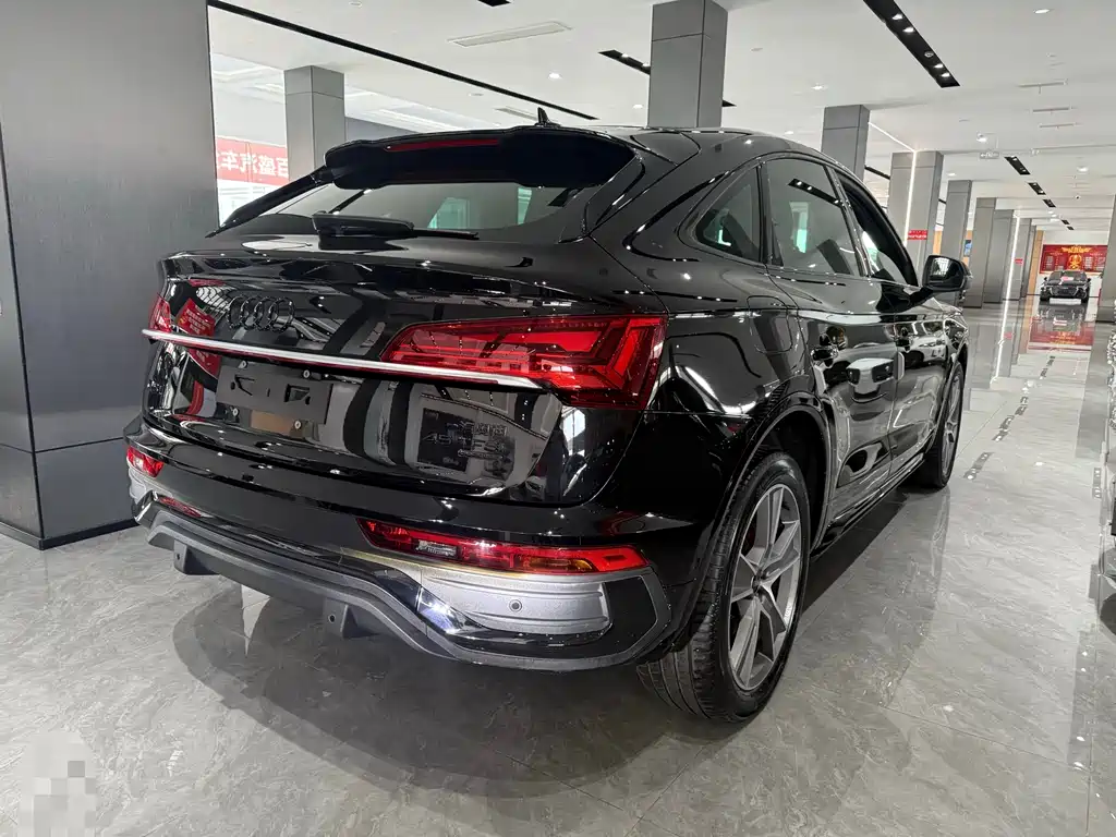 Audi Q5L Sportback 2021 — фото 8