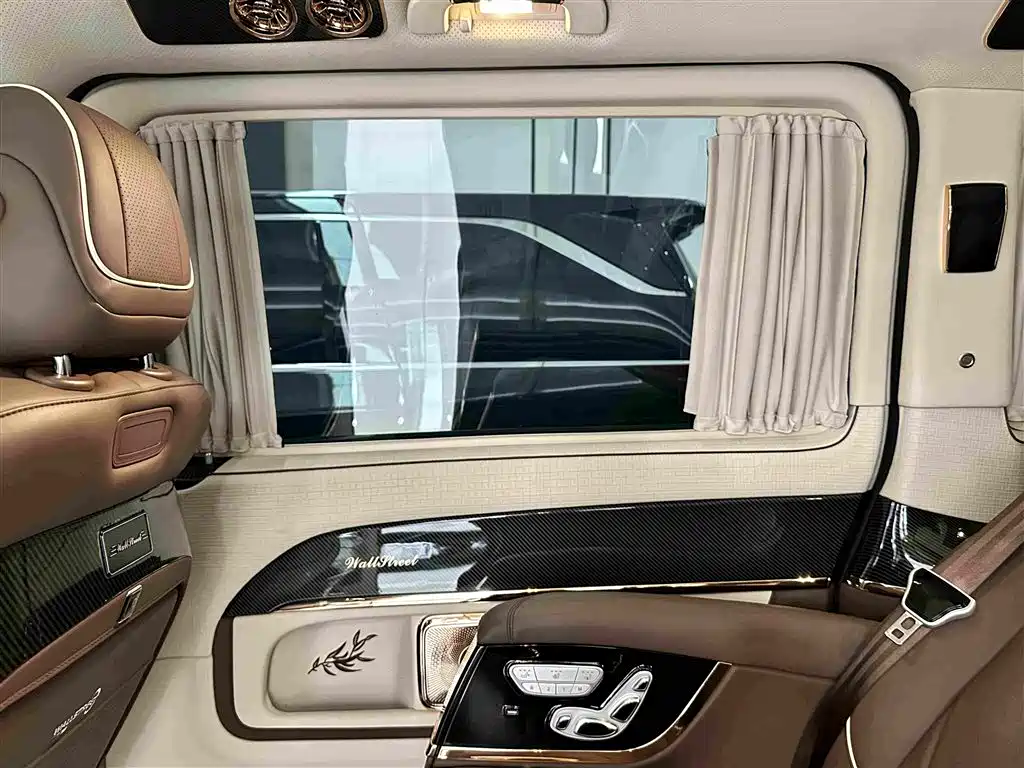 Mercedes-Benz V-Class 2024 — фото 14