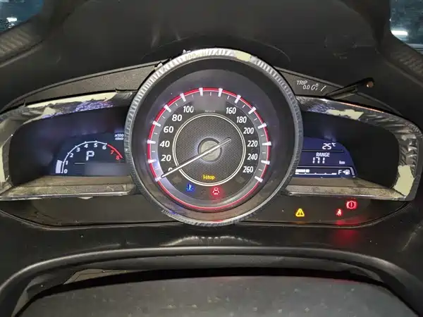 Mazda 3 Axela 2014