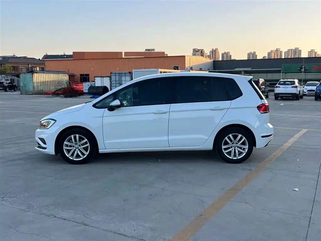Volkswagen Golf Sportsvan 2019 — фото 2