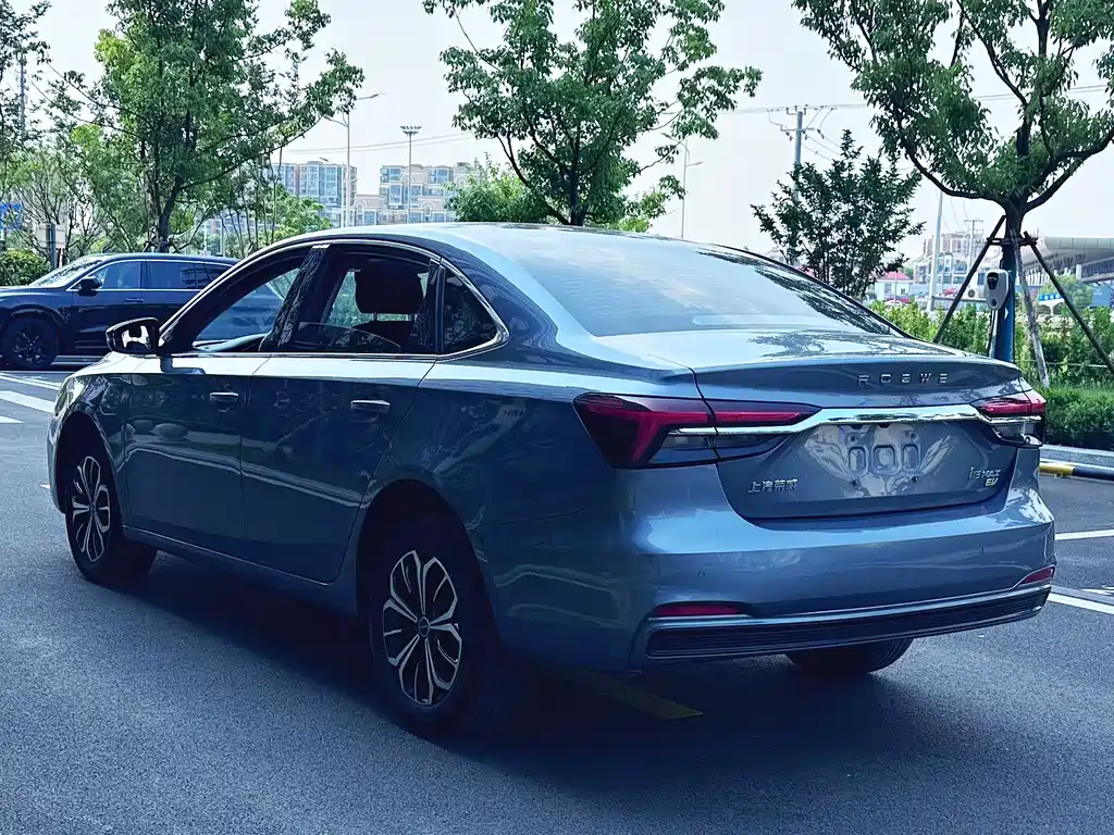 Roewe i6 MAX New Energy 2022 — фото 2