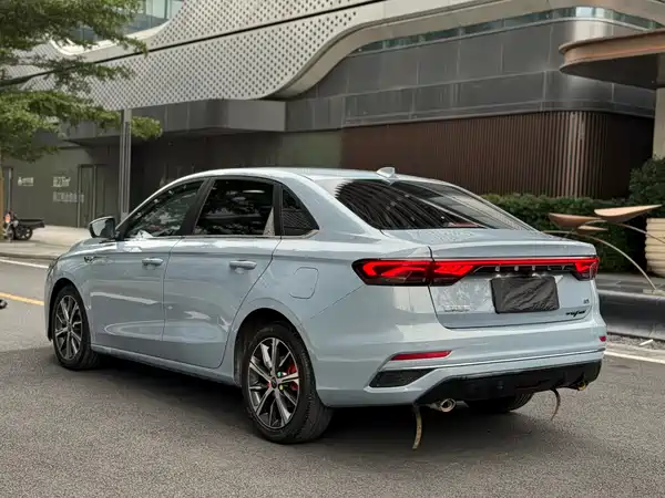 Geely Emgrand 2023