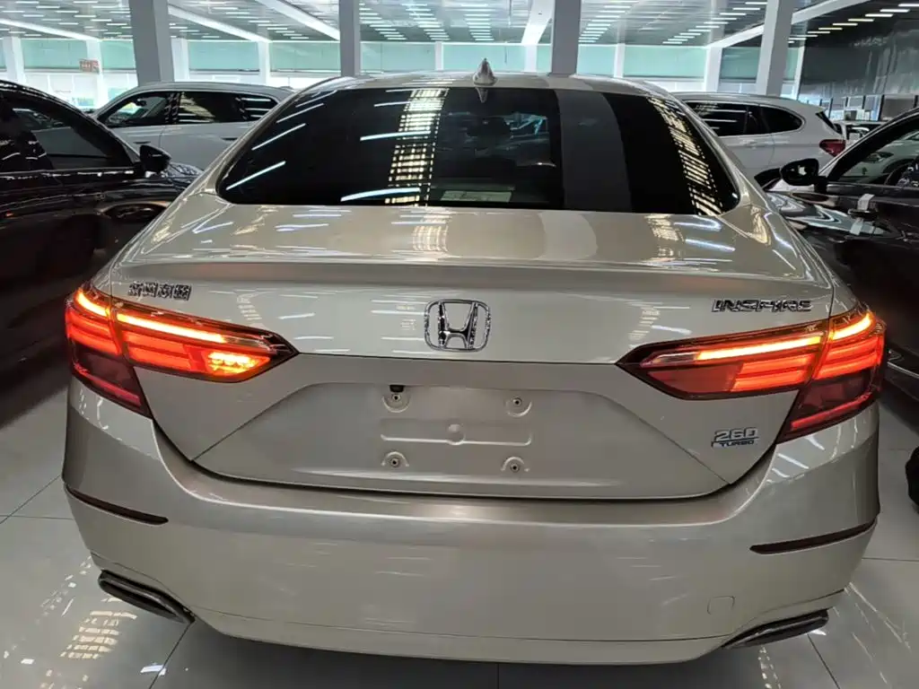 Honda Inspire 2019 — фото 6