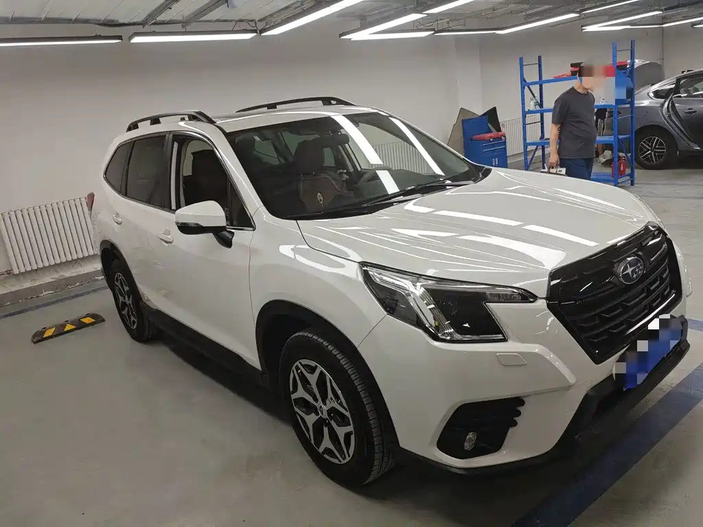 Subaru Forester 2024 — фото 2