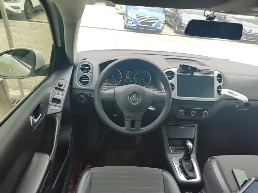 Volkswagen Tiguan 2016 — фото 11