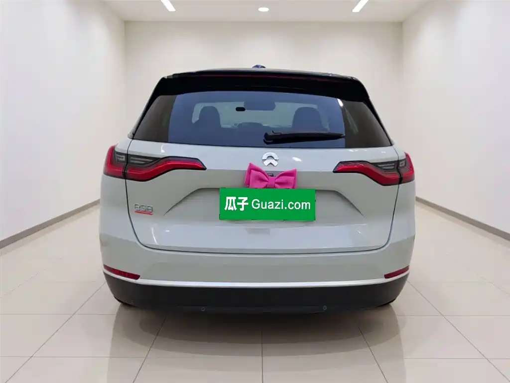 NIO ES8 2022