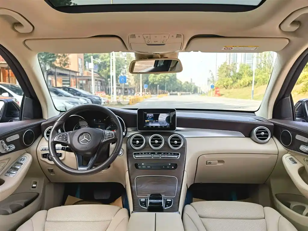 Mercedes-Benz GLC 2018 — фото 8