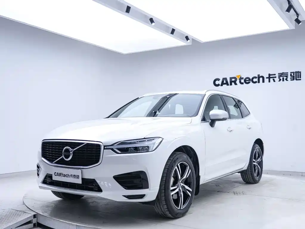Volvo XC60 2019 — фото 12