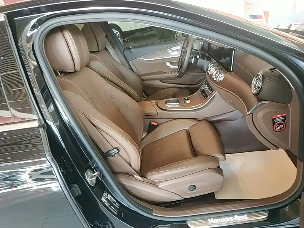 Mercedes-Benz E-Class 2022 — фото 25