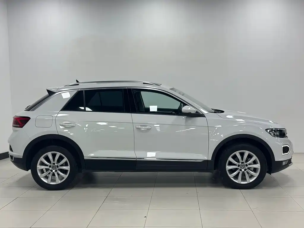 Volkswagen T-Roc 2023 — фото 4