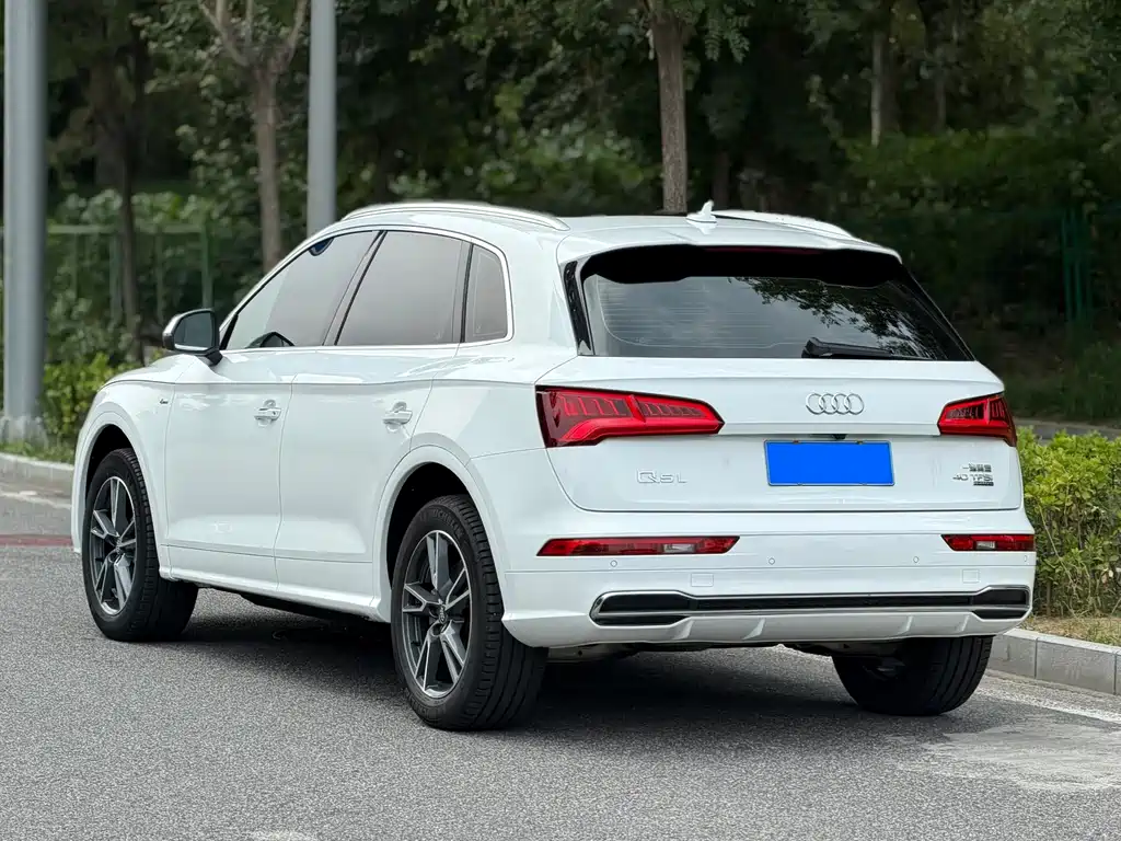 Audi Q5L 2021 — фото 4