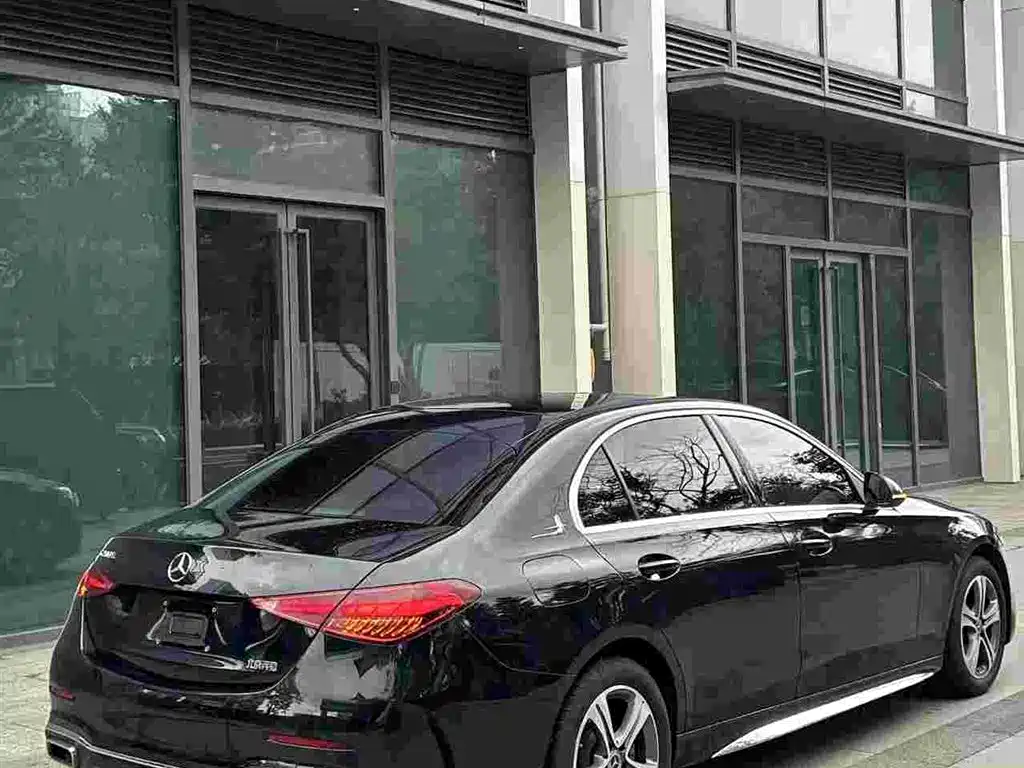 Mercedes-Benz C-Class 2022 — фото 3