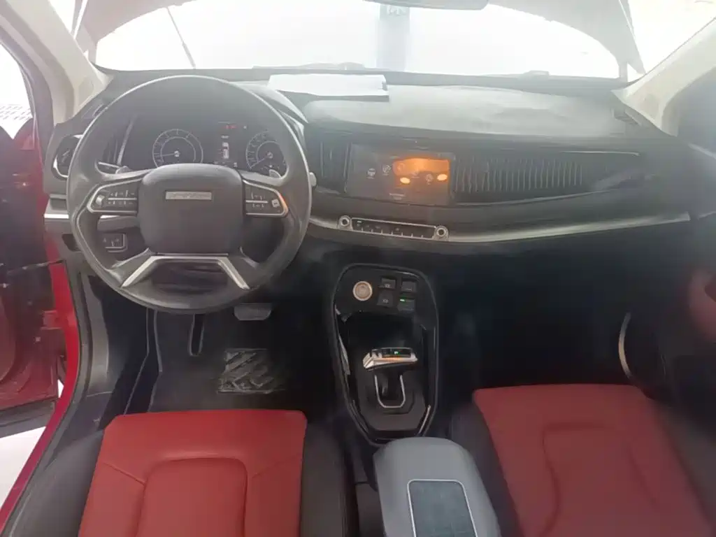 Haval H2s 2017 — фото 10