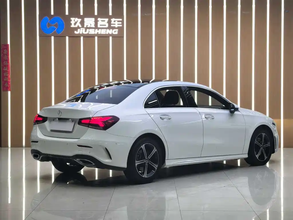 Mercedes-Benz A-Class 2023 — фото 6