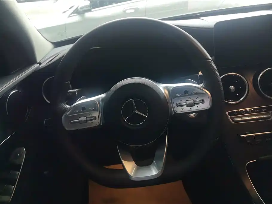 Mercedes-Benz C-Class 2020 — фото 15