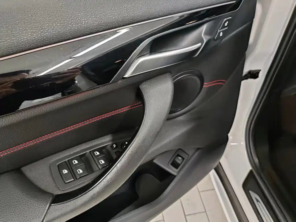 BMW X1 2018 — фото 16