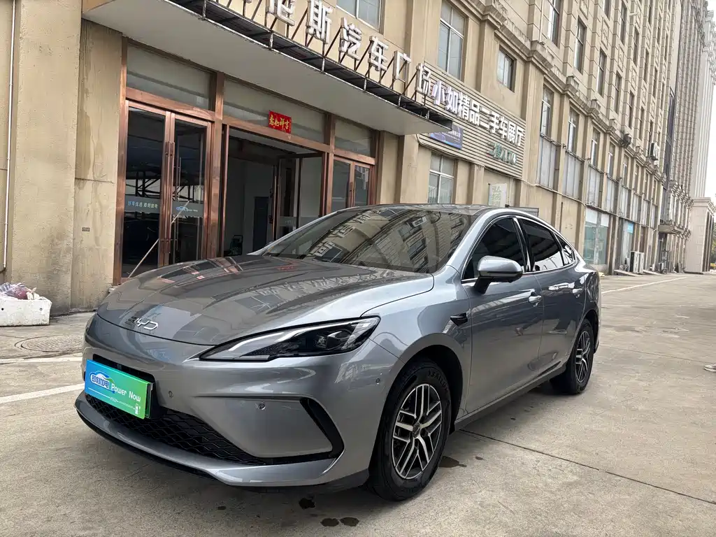 BYD Seal 05 DM-i 2025 — фото 1