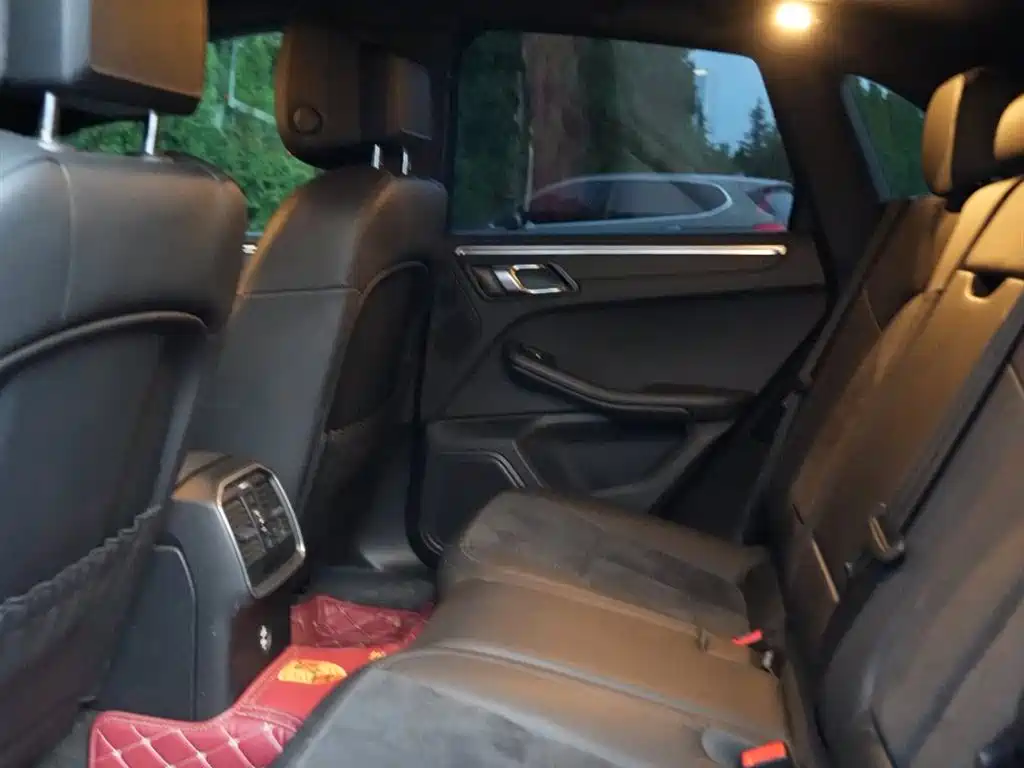 Porsche Macan 2021 — фото 12