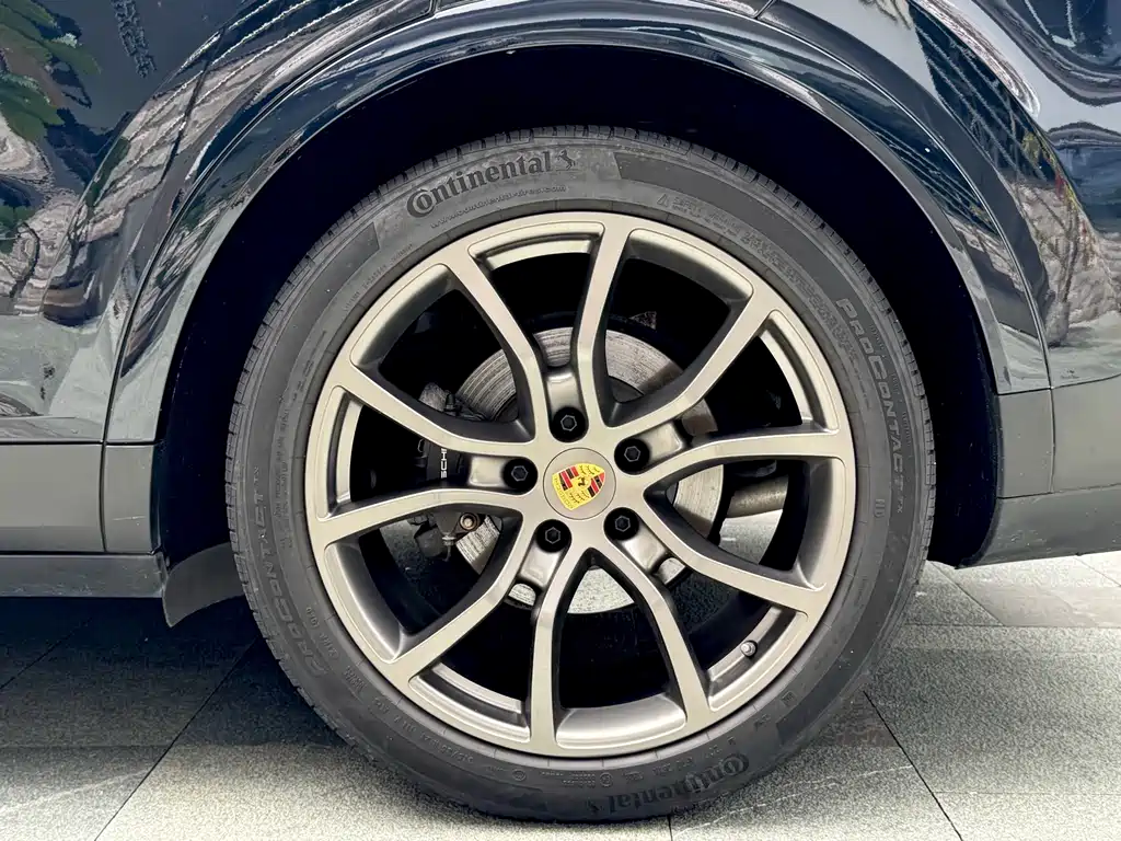 Porsche Cayenne 2023 — фото 10